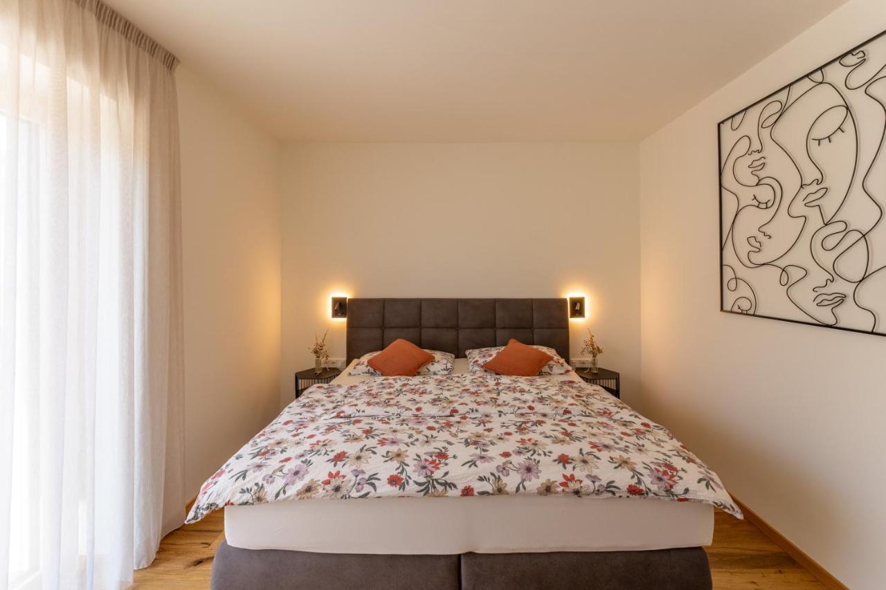 Apartments Villa Julia Lana Eksteriør billede