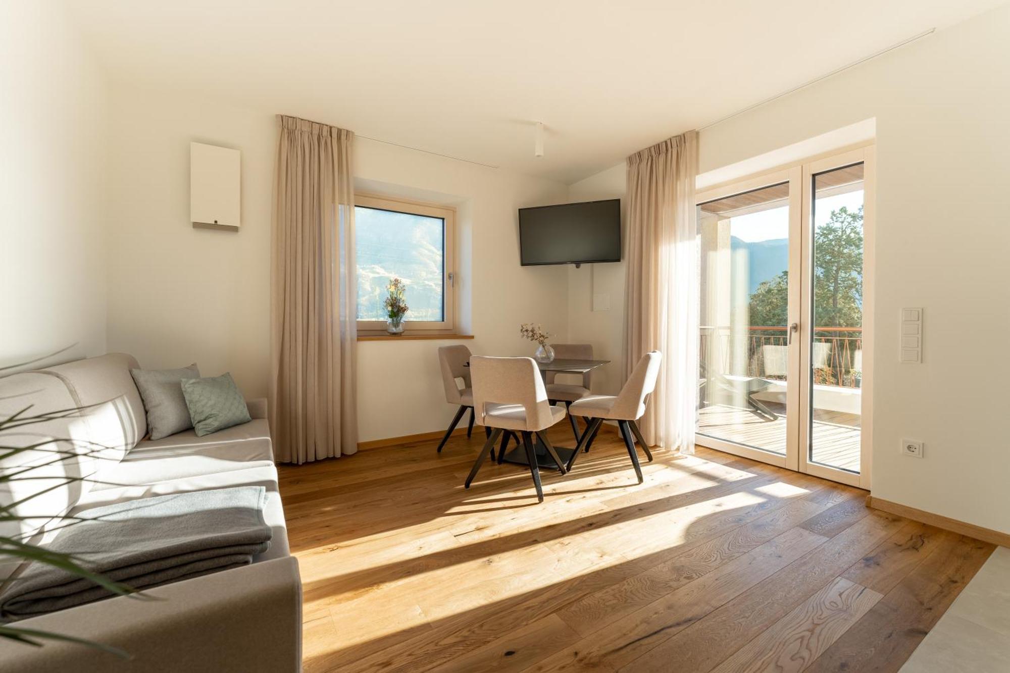 Apartments Villa Julia Lana Eksteriør billede